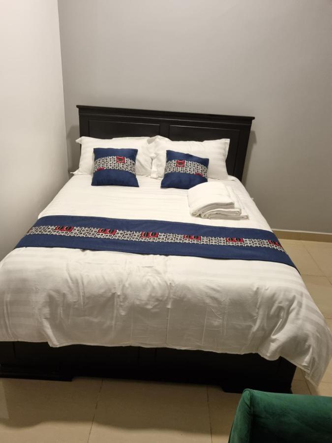 Eika Suites At Acacia Кампала Екстер'єр фото