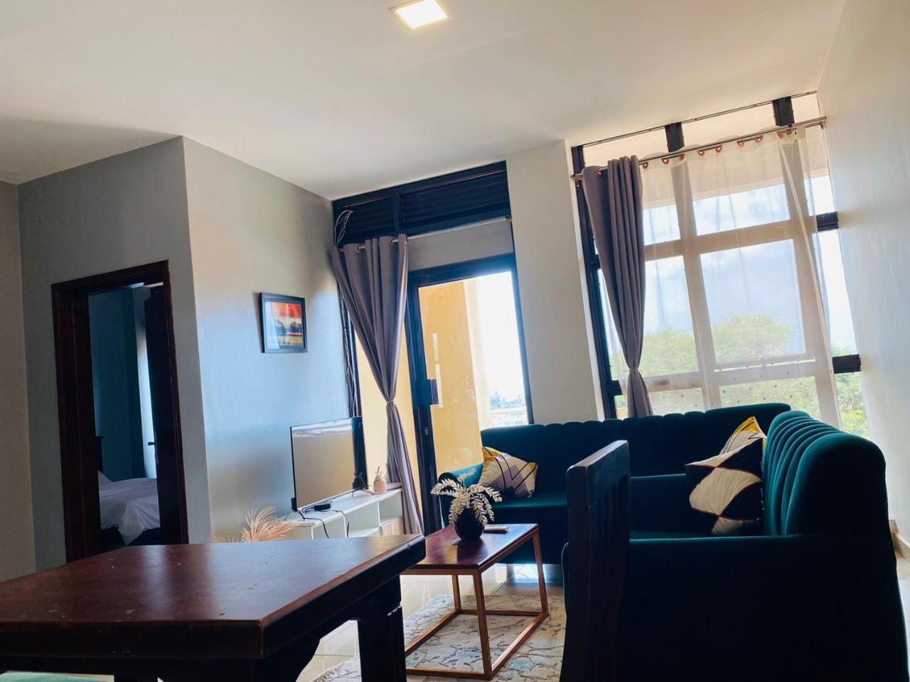 Eika Suites At Acacia Кампала Екстер'єр фото